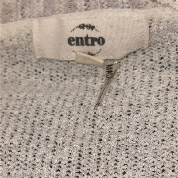 🌹Entro Cardigans in White and Red Gradient Knit - Picture 4 of 5